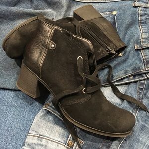 90’s style chunky heel boots